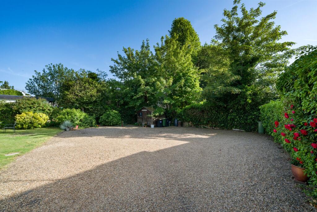 Church Road, Great Bookham, KT23 photo 2
