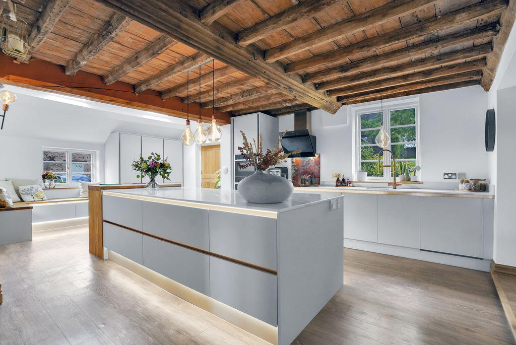 House in South Staffordshire, Saredon - View 5