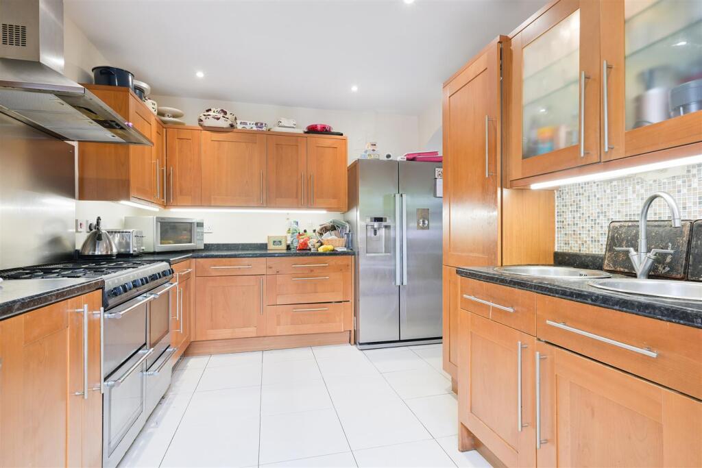 House in Reigate and Banstead, Surrey - View 5