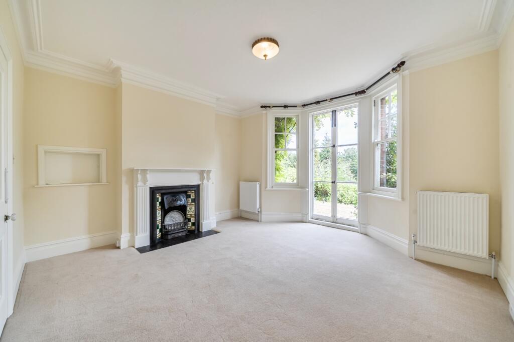 House in Winchester, Hampshire - View 3