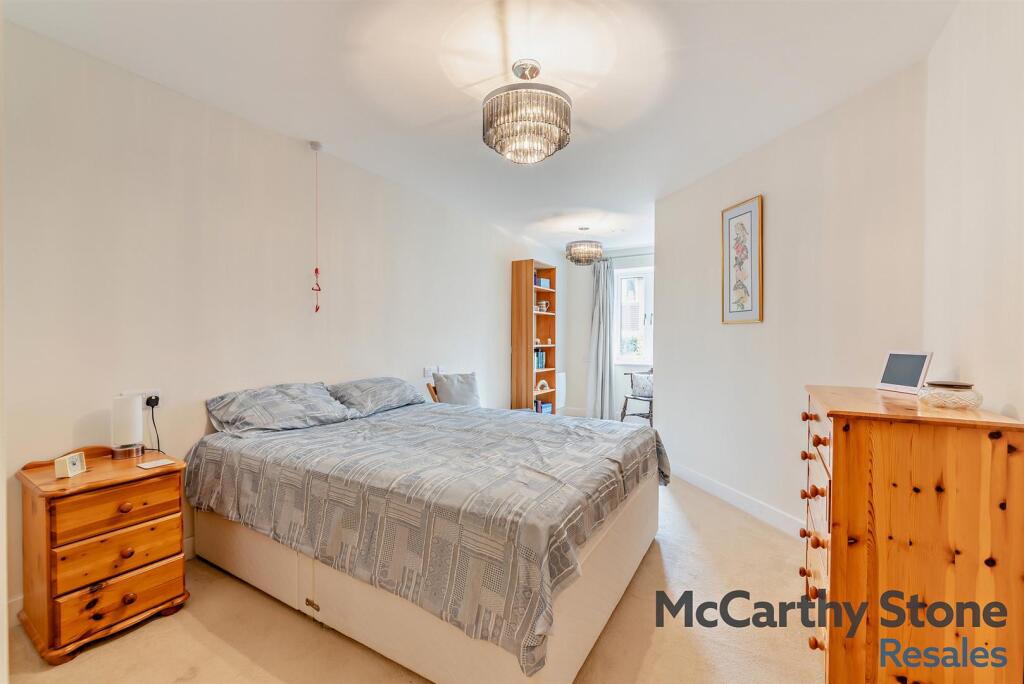Apartment in Thatcham, Colthrop - More