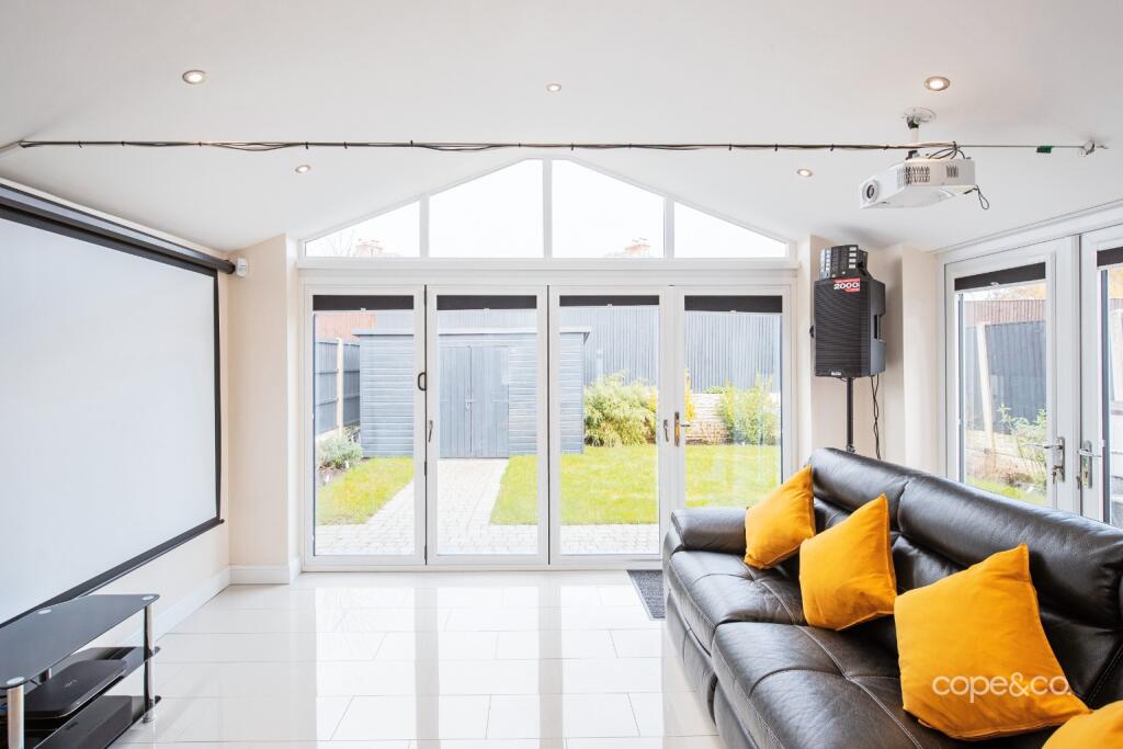 House in Bolsover, South Normanton - More