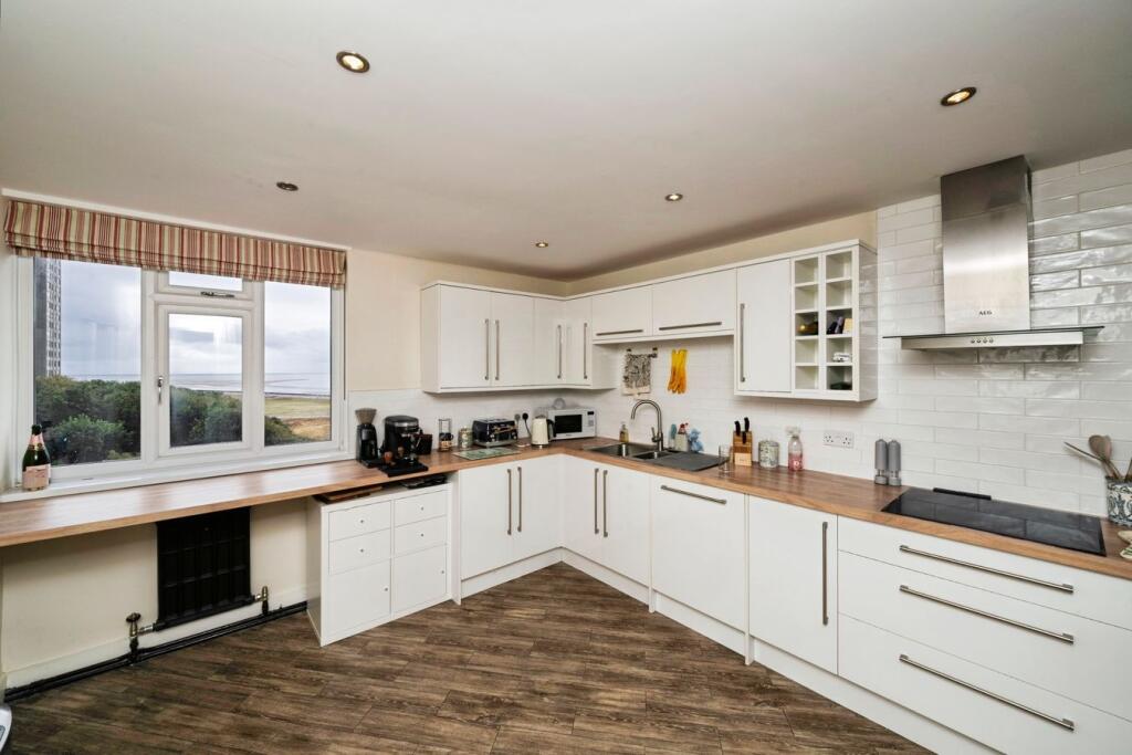 Apartment in Chester - More