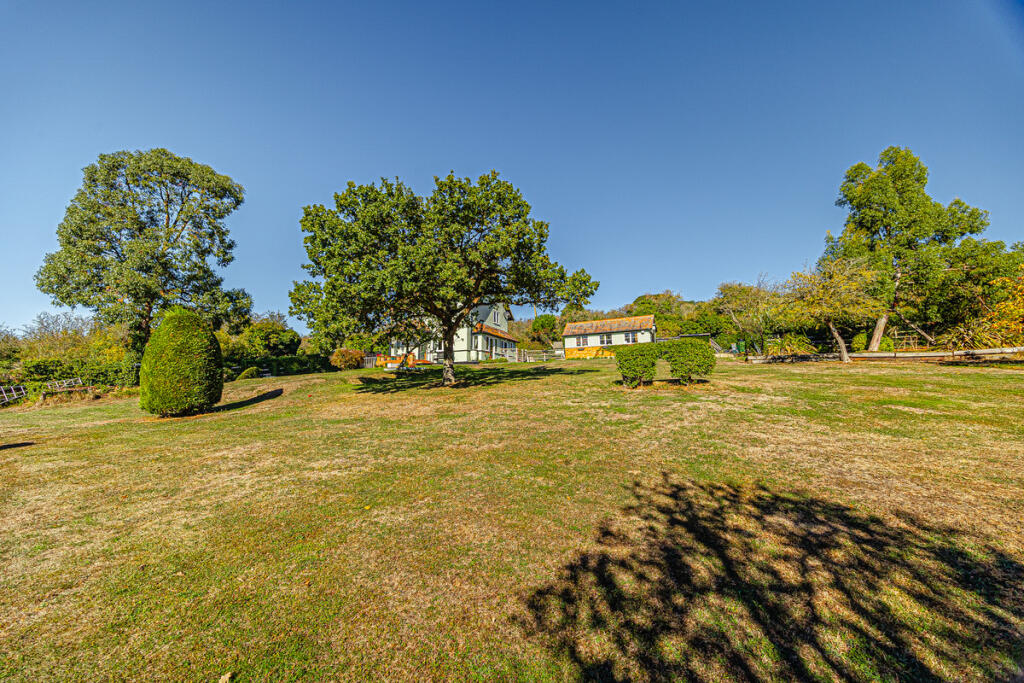House in Southend-on-Sea - View 3