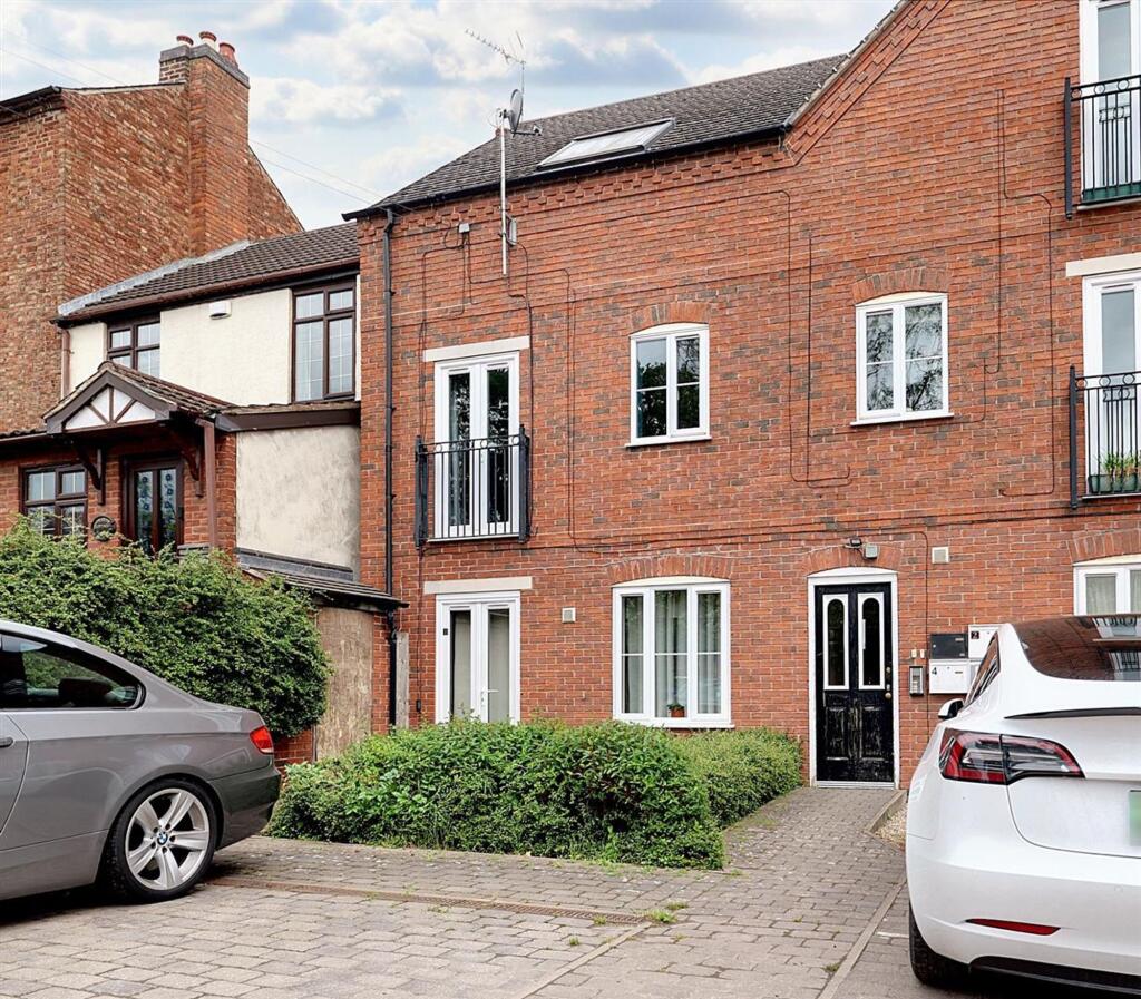 Main image of property: Coventry Road, Hinckley, LE10