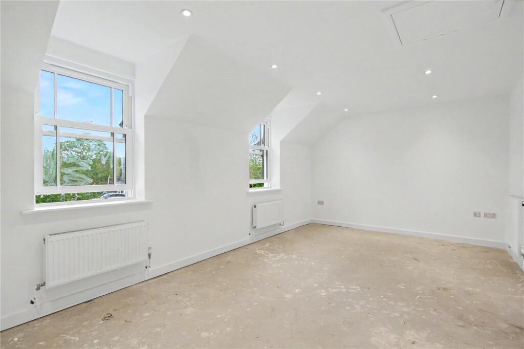 Oak Court, Poringland, Norwich, Norfolk, NR14 photo 4