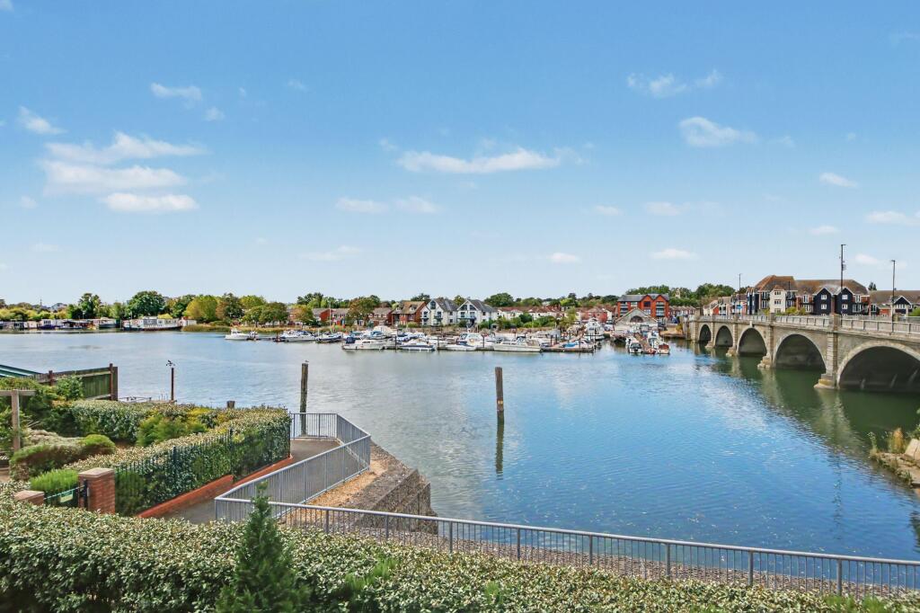 Apartment in Southampton - View 3
