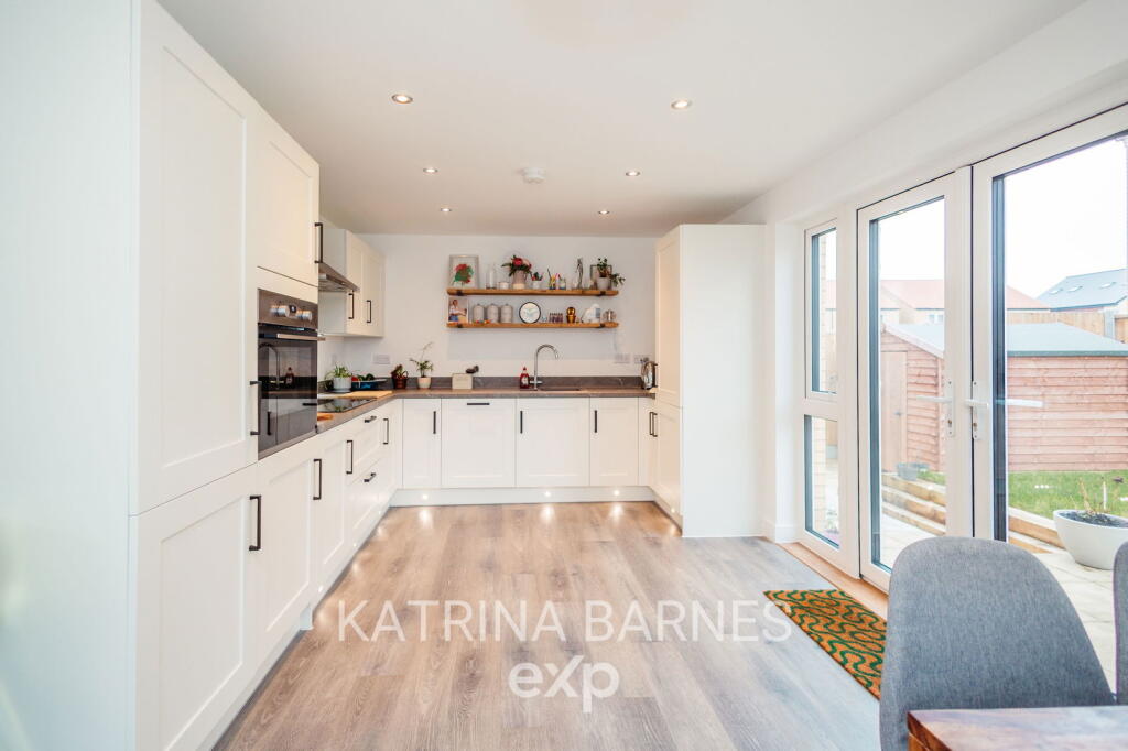 3-bed detached on Aubrey Drive, Sudbury, £350,000