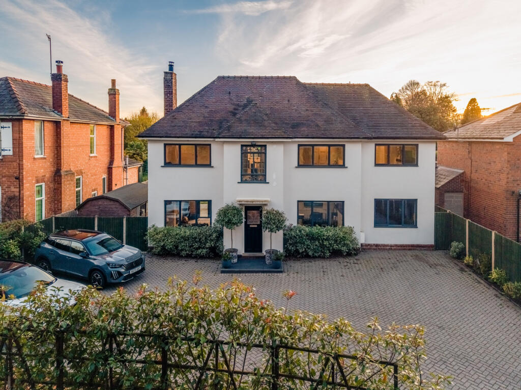 4-bed detached on #WelcomeHome to: Lickhill Road, Stourport-On-Severn, DY13, £725,000