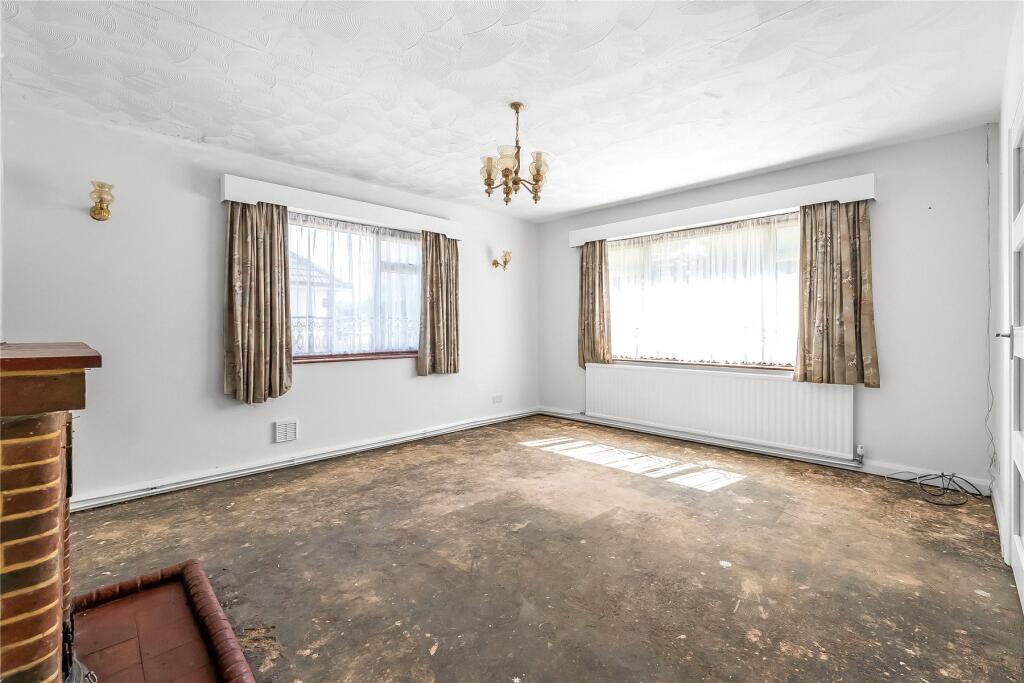 House in Guildford, Worplesdon - View 3