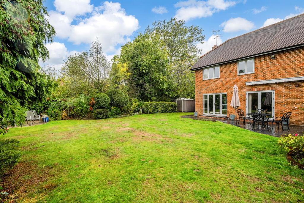 House in Reigate and Banstead, Tadworth - View 5
