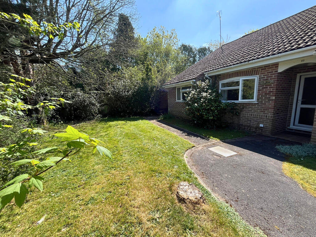 Main image of property: Lipscomb Close, Hermitage