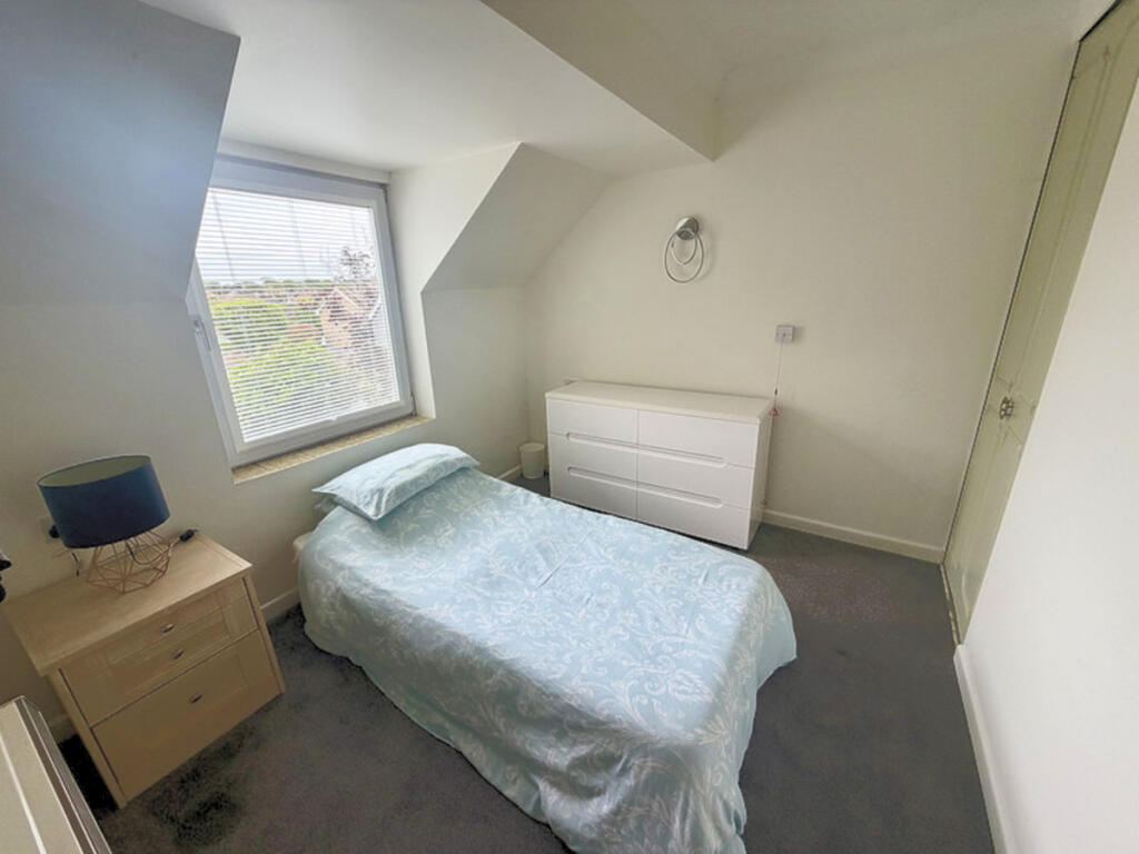 Apartment in Worthing, West Sussex - View 5