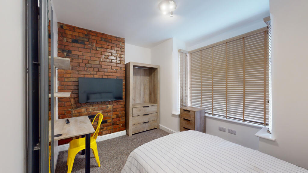 House in Charnwood, Shelthorpe - More