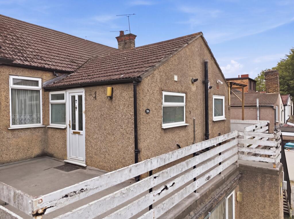 Main image of property: CLARENCE ROAD, Grays
