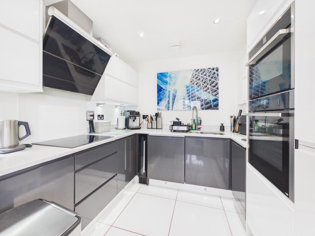Apartment in Glasgow, South Lanarkshire - More