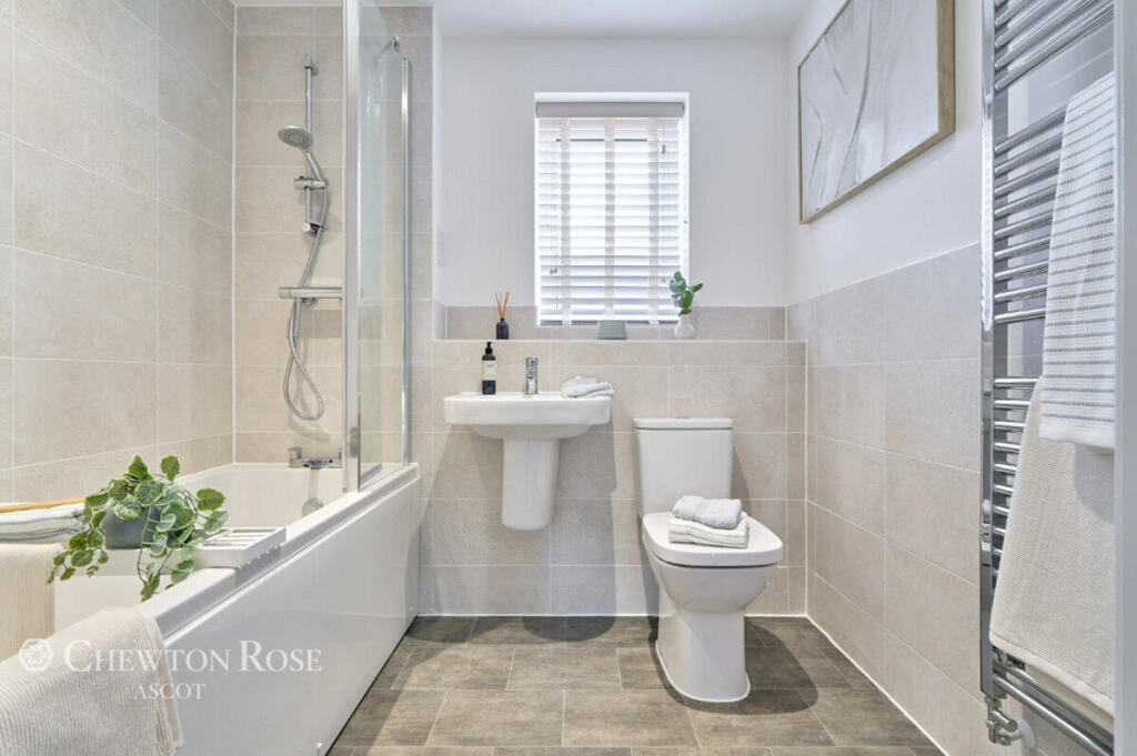 Apartment in Slough - More