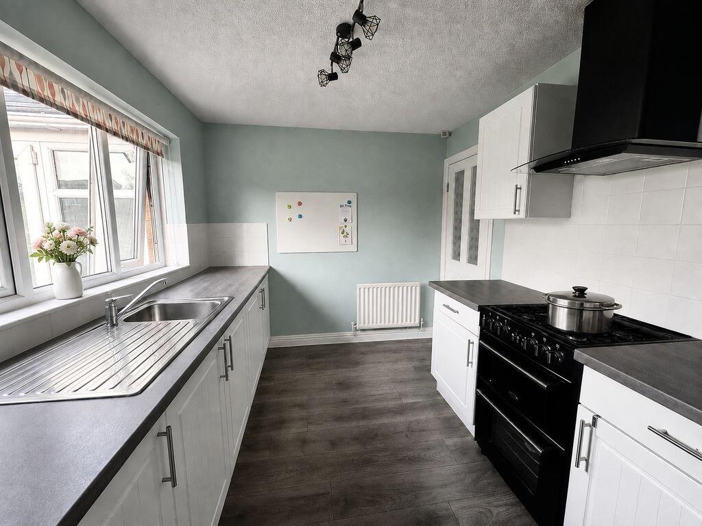 House in North Tyneside, Chirton - More