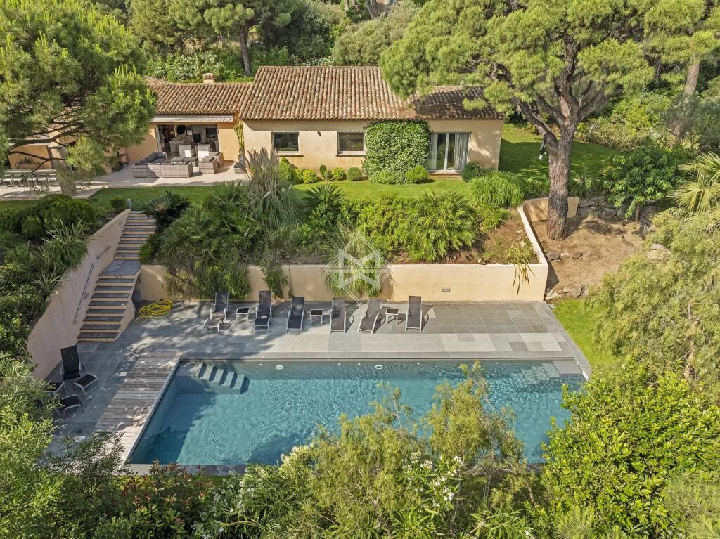 Main image of property: Provence-Alps-Cote d`Azur, Var, Ramatuelle