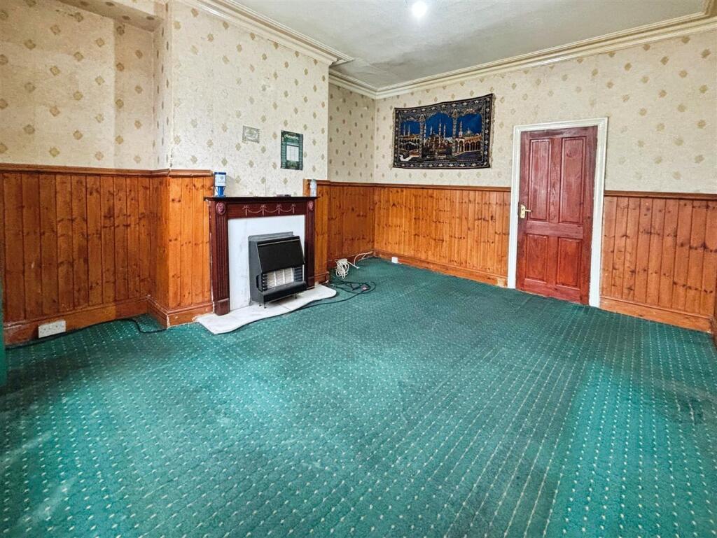 House in Bradford, Lidget Green, Scholemoor - View 3