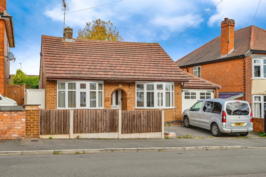 3-bed detached on Spinney Road, Chaddesden, Derby, £215,000