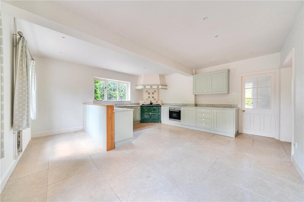 House in Swindon - View 4