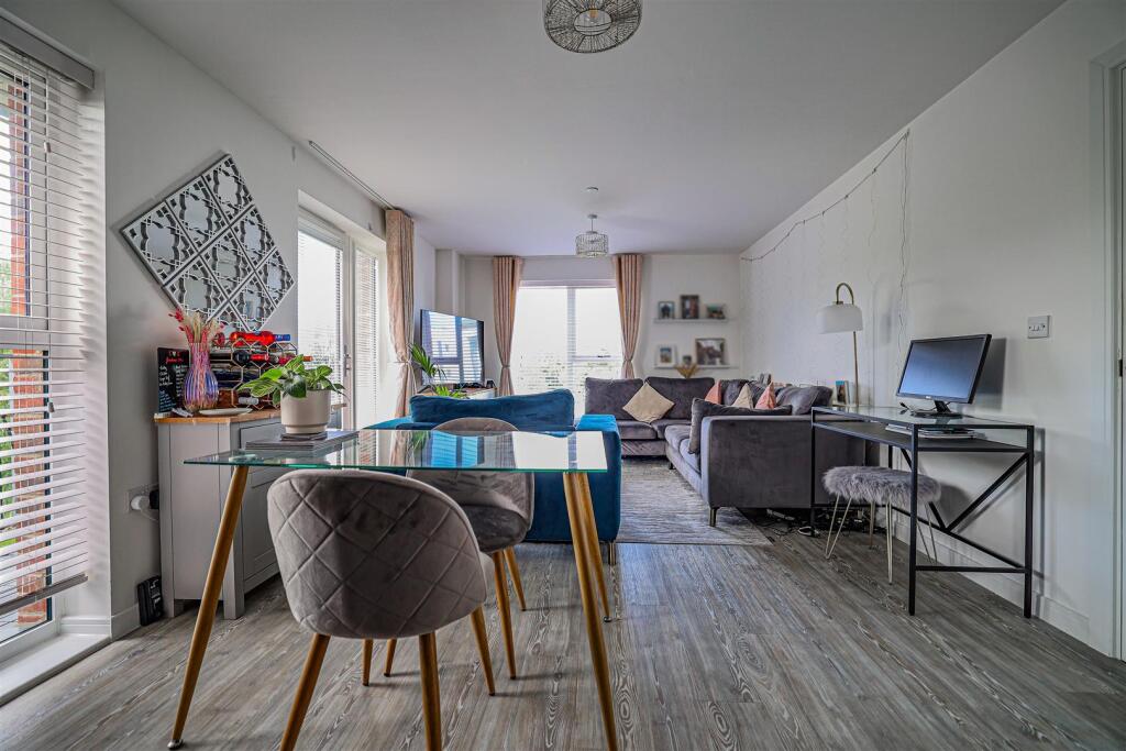 Apartment in Dacorum, The Image - View 4
