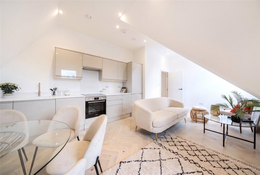 Apartment in London - View 5