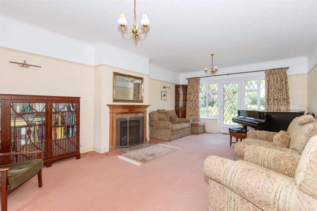 House in Worthing, West Sussex - View 2
