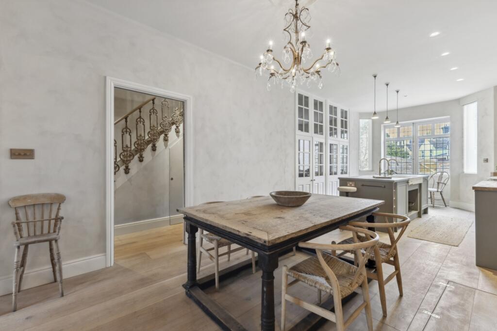 Main image of property: East Street Shoreham-by-Sea BN43