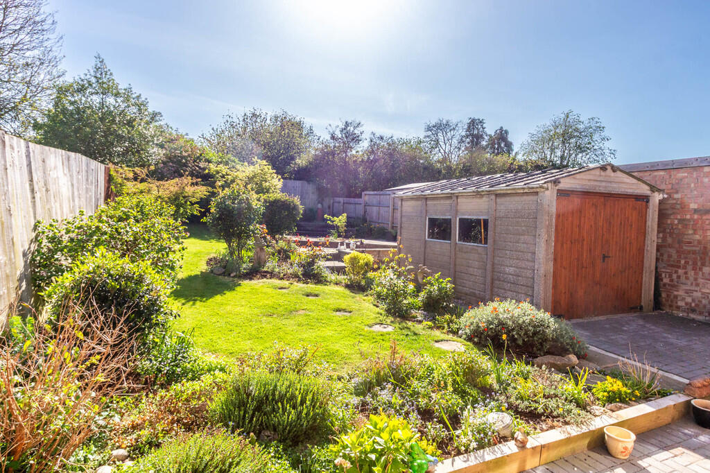 House in Rushden, North Northamptonshire - View 2