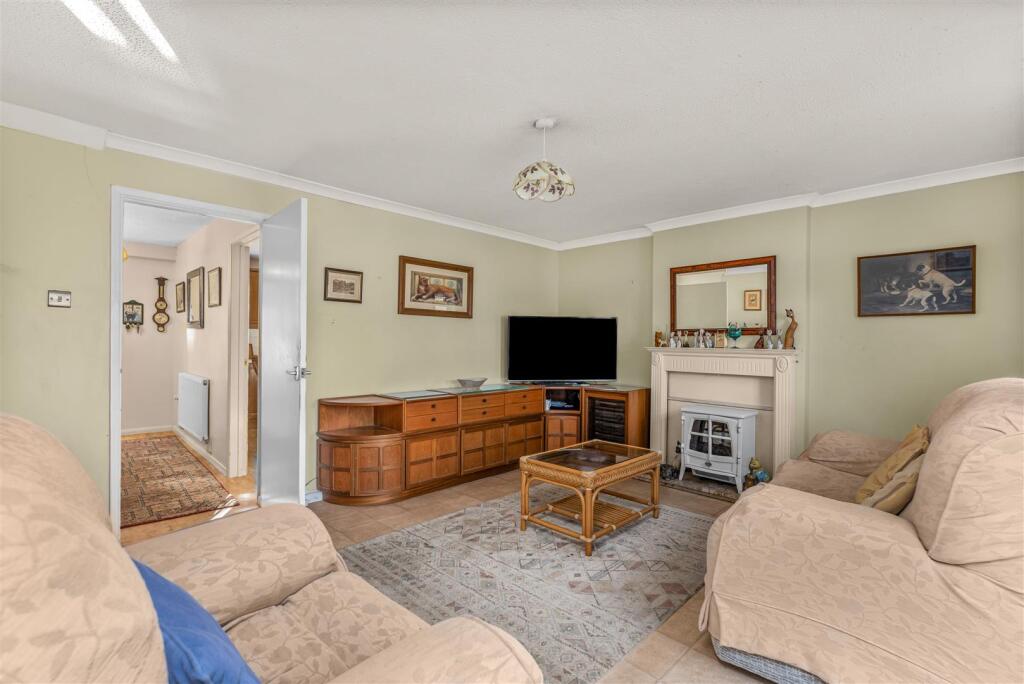 House in Cherwell, Timms Estate, Banbury - View 4