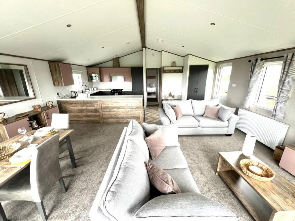 2024 Willerby Horsham, Bodmin Holiday Park, Bodmin, Cornwall, PL30 5JJ photo 2
