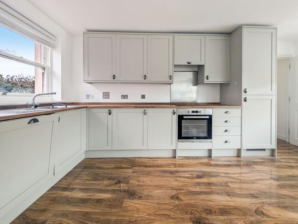 Apartment in Taunton - View 3