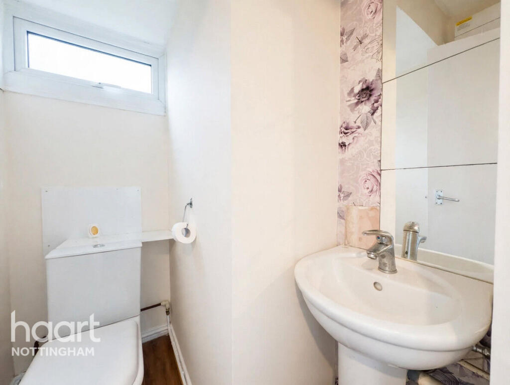 House in Nottingham - View 5