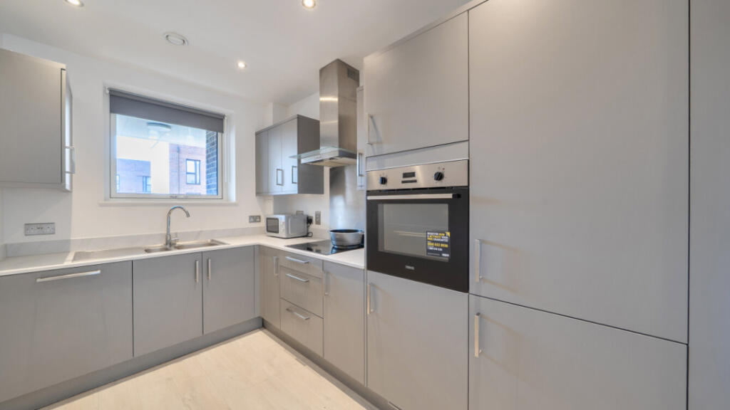 Apartment in London - View 5
