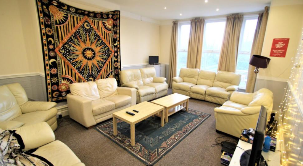 House in Leeds, Headingley Hill, Hyde Park - View 2