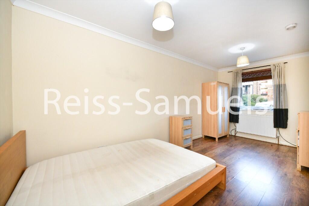 5 bedroom end of terrace house for rent