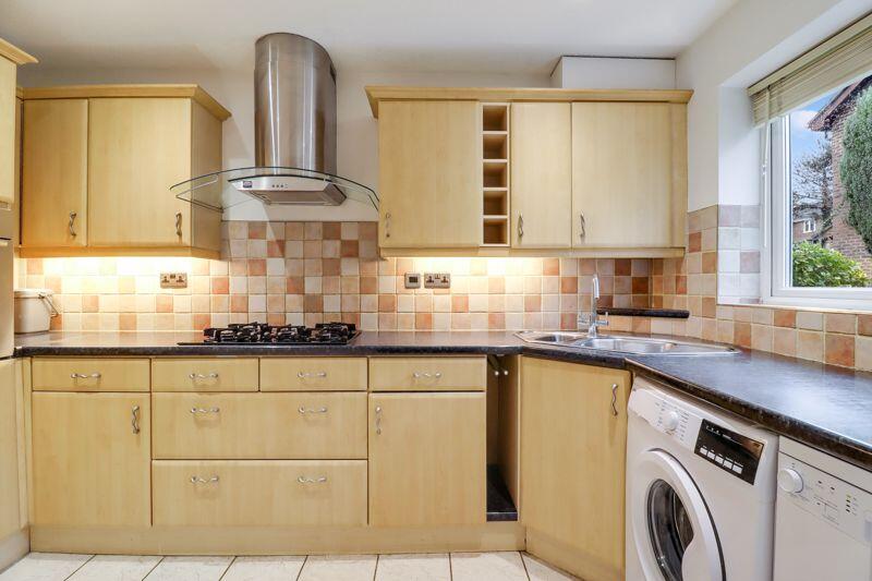 House in Surrey Heath, Windlesham - View 5