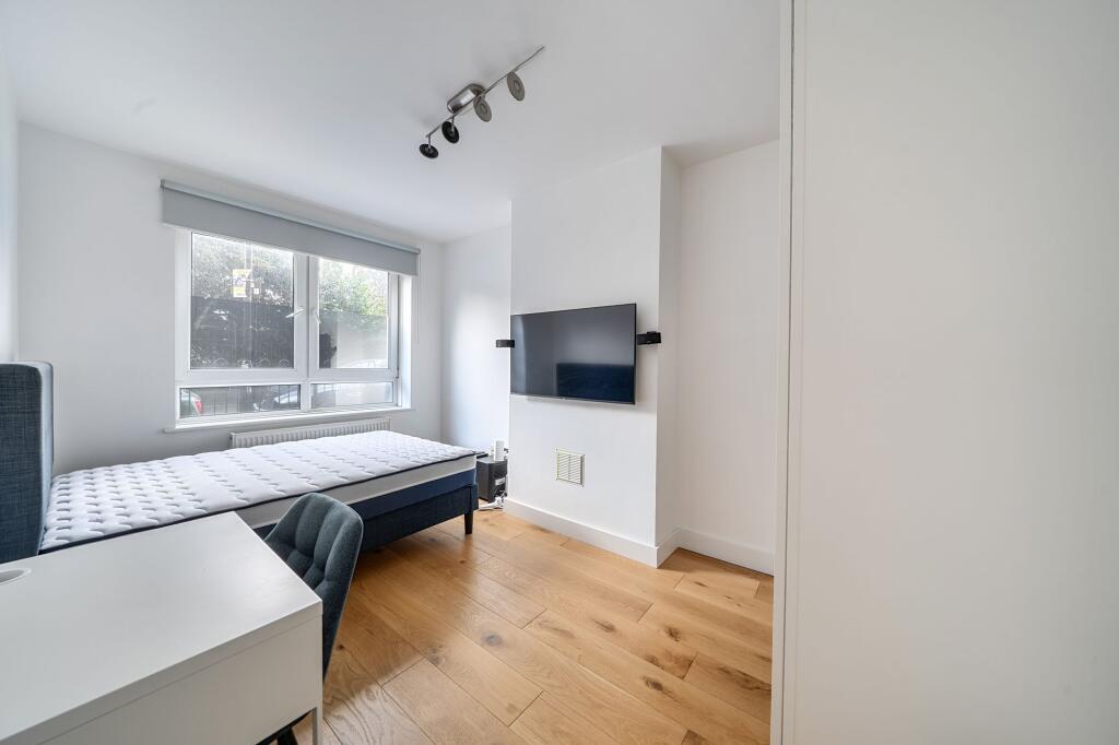 Apartment in London - View 5
