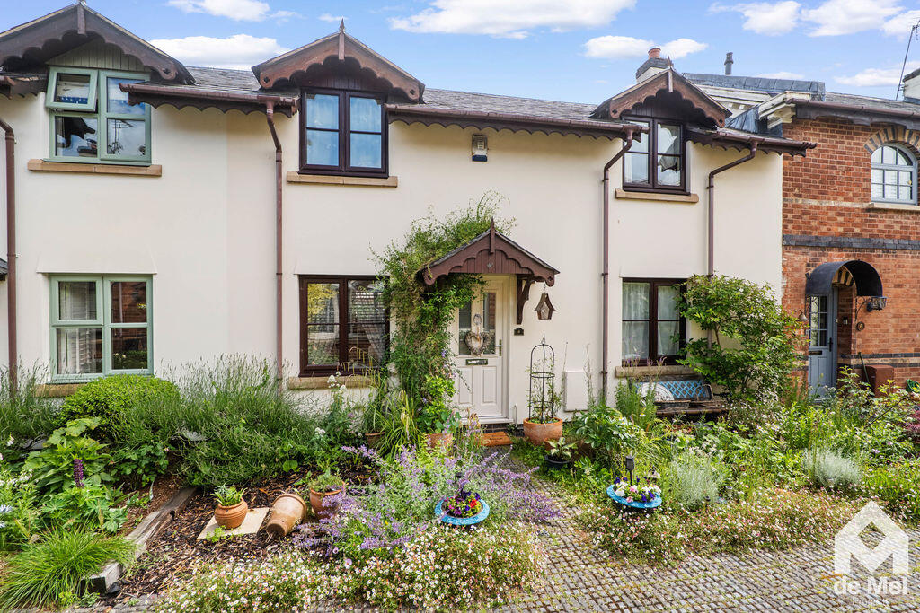 East Court Mews, Charlton Kings, Cheltenham, GL52 - View 2