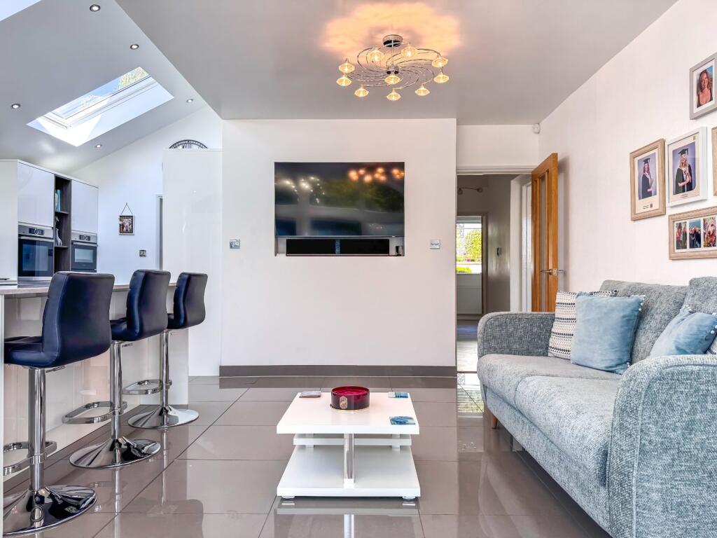 House in Bristol, Woodhill - More