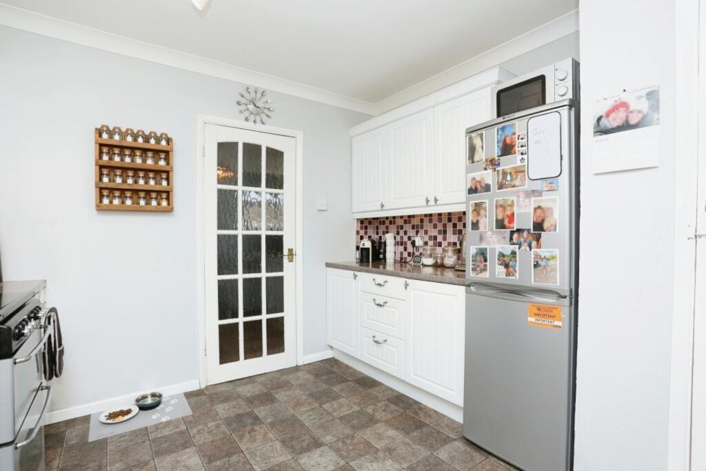 Apartment in London, West Heath - View 3