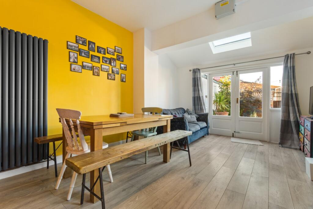 House in West Lindsey, Gainsborough - More