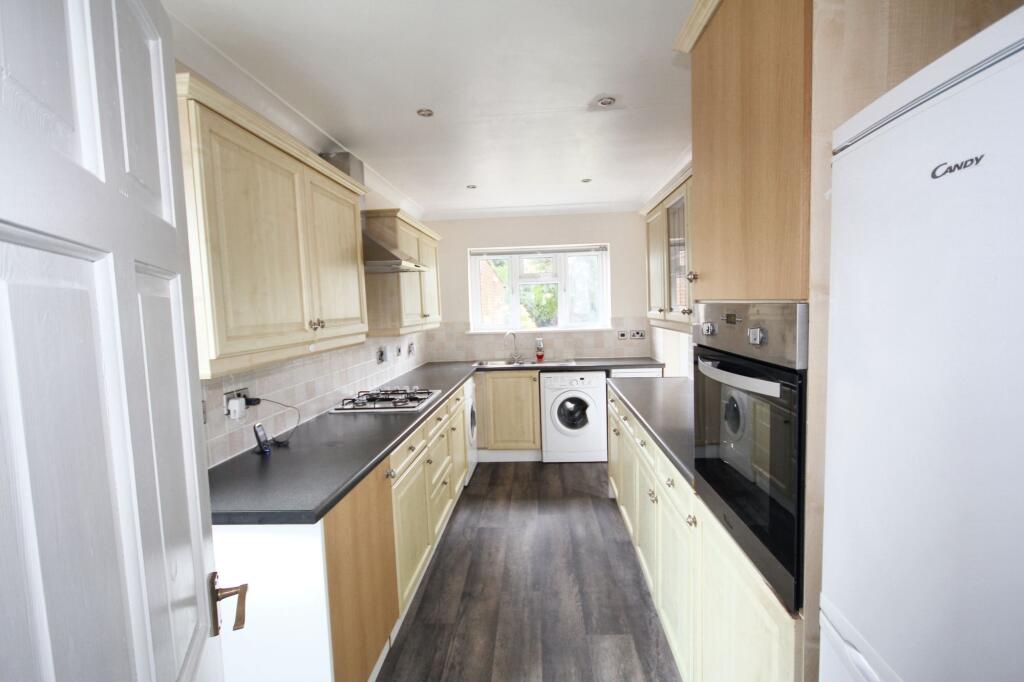 Bradshawe Waye, Uxbridge, UB8 photo 3