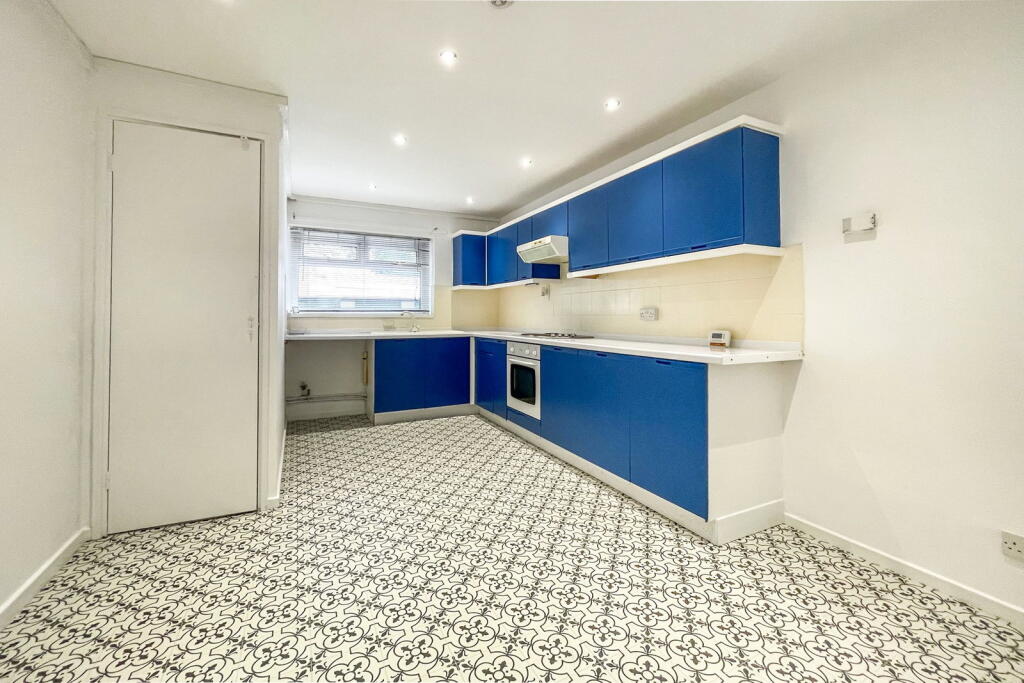 Apartment in Plymouth, Devonport - View 3