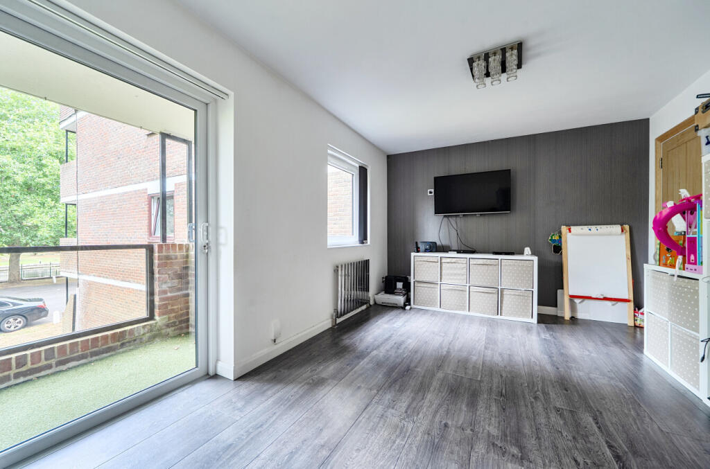 Apartment in Maidenhead, Fishery - More
