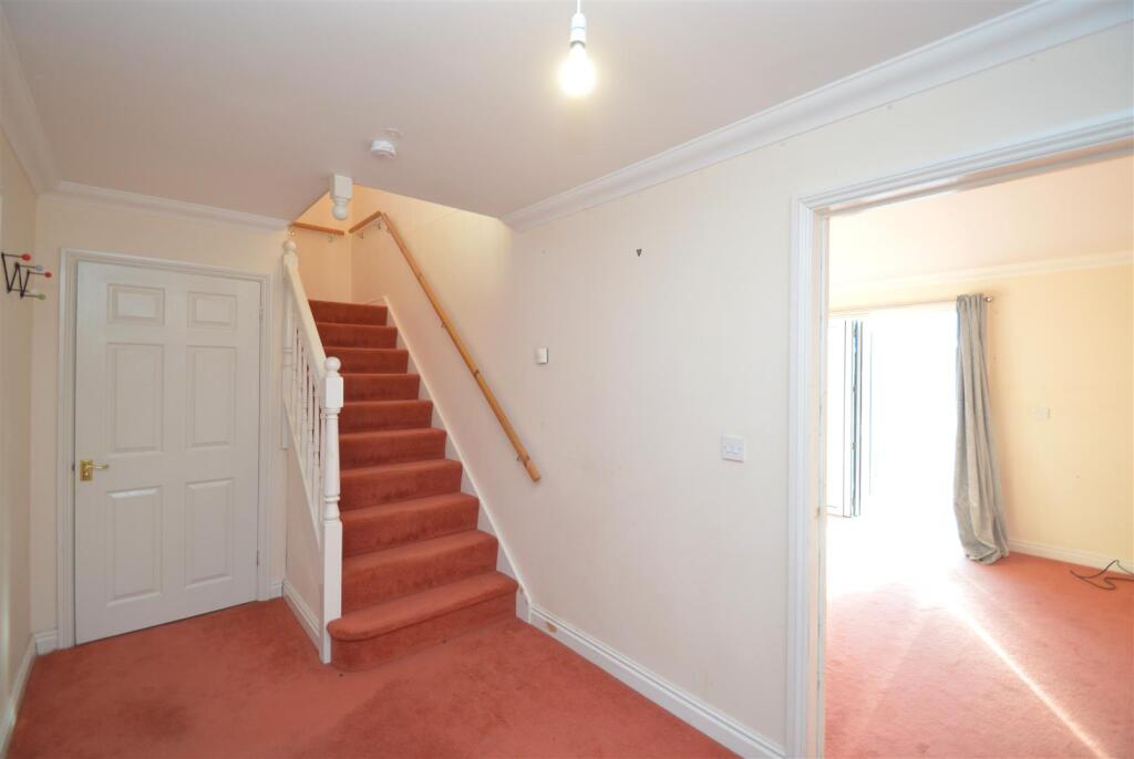 House in Newport - View 5