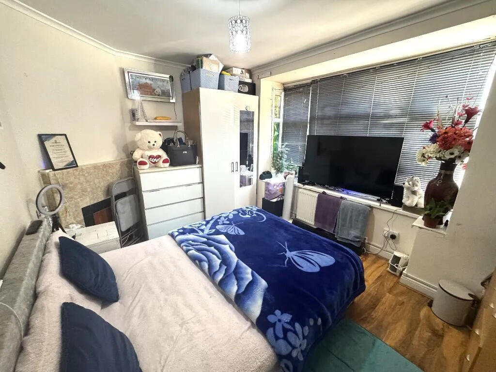 Main image of property: Park Street, Slough, Berkshire, SL1