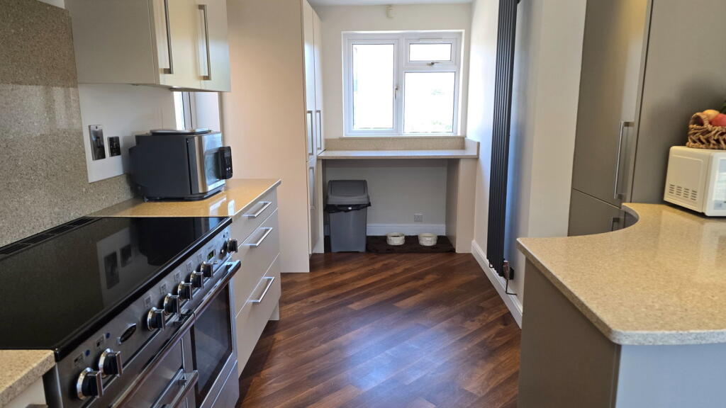 House in Hermitage, West Berkshire - View 4